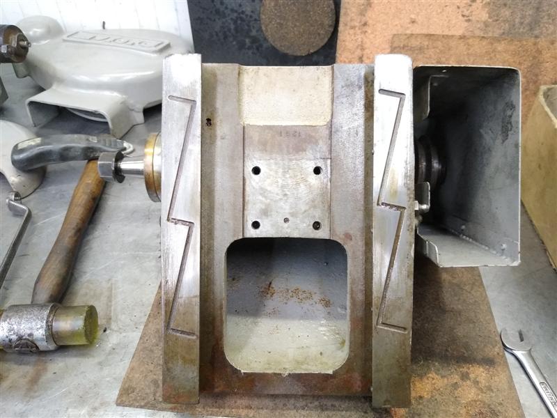 myford mg9 cross slide grease.jpg