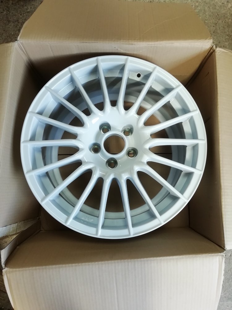 Nurbergring alloys.jpg