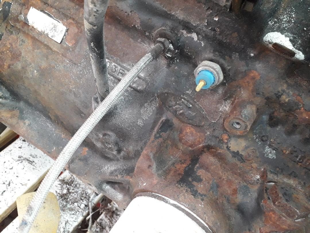 oil pressure switch.jpg