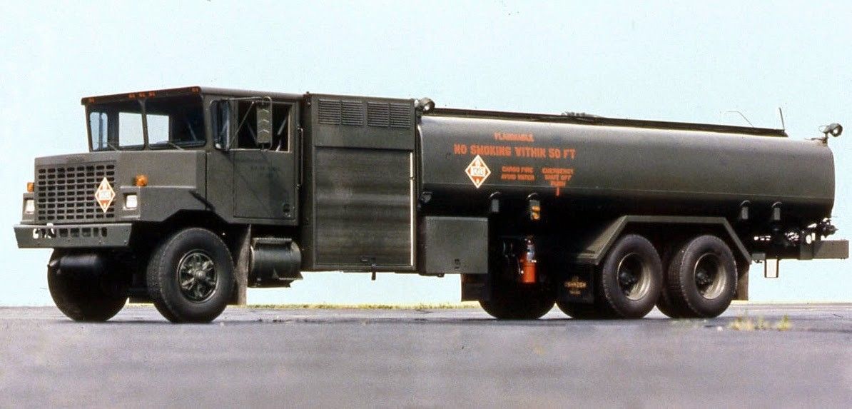 Oshkosh fuel truck.jpg