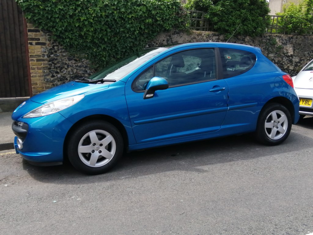 Peugeot 207_2.jpg