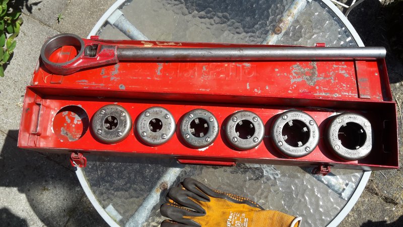 PipeThreaderSetR.jpg