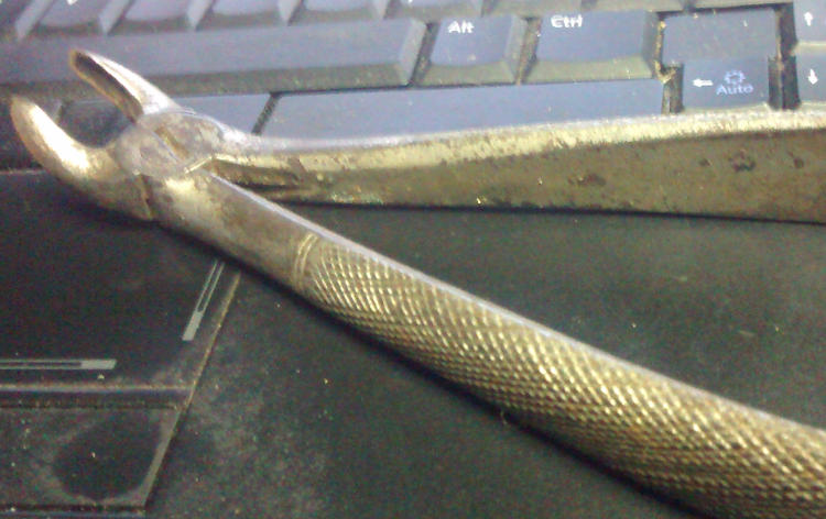 pliers1.jpg