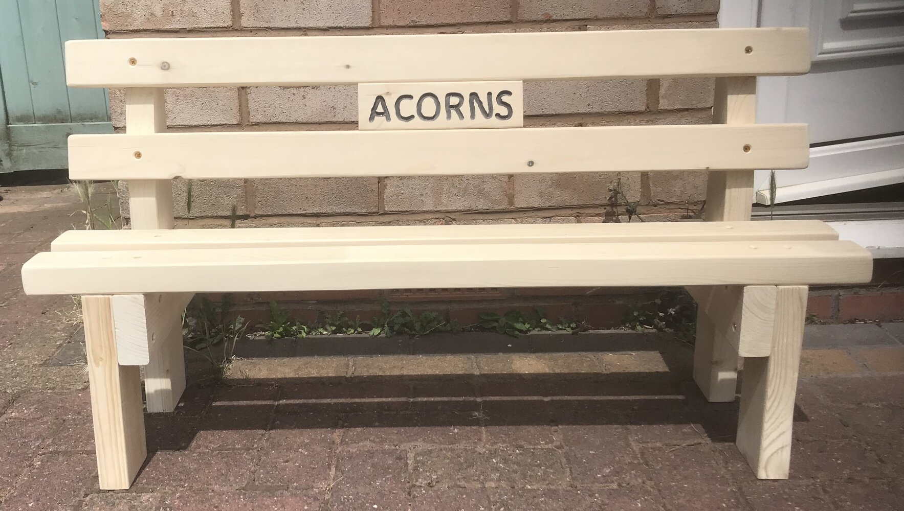 ridgeway bench acorns.JPG