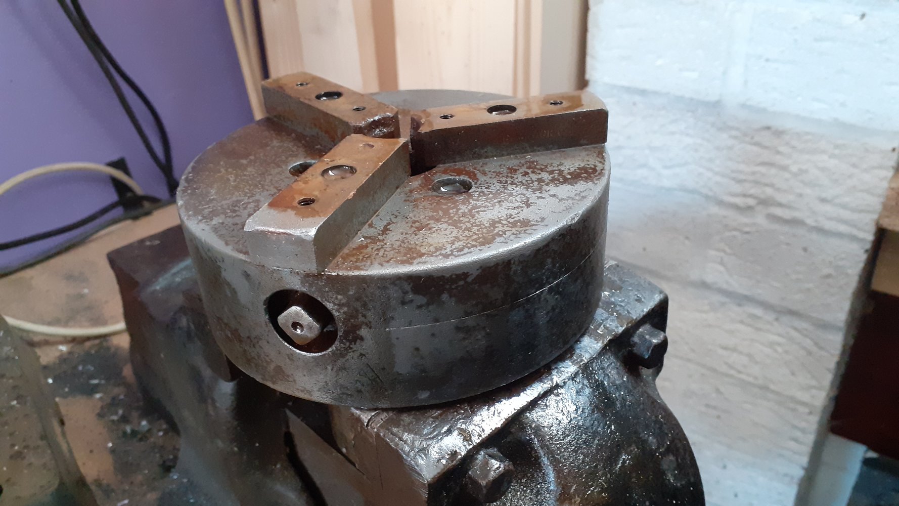 Skinner Chuck Part Stripped.jpg