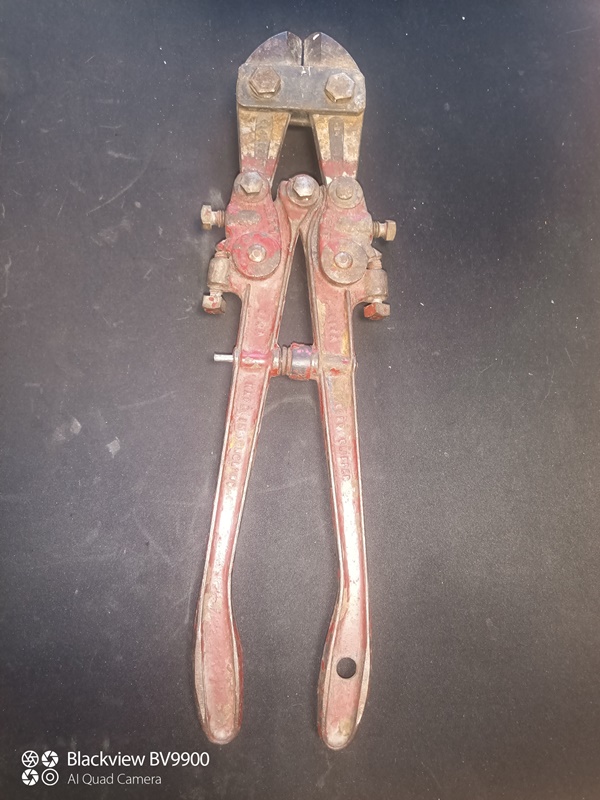 How do you adjust these Bolt Cutters MIG Welding Forum