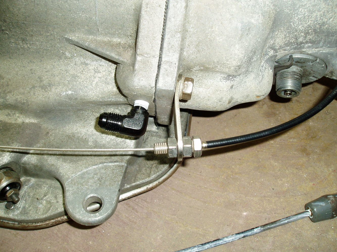 THhrottle valve brkt 1.JPG