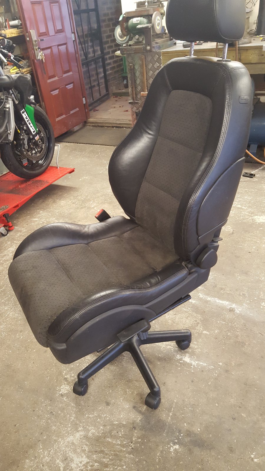 ttseat2.jpg