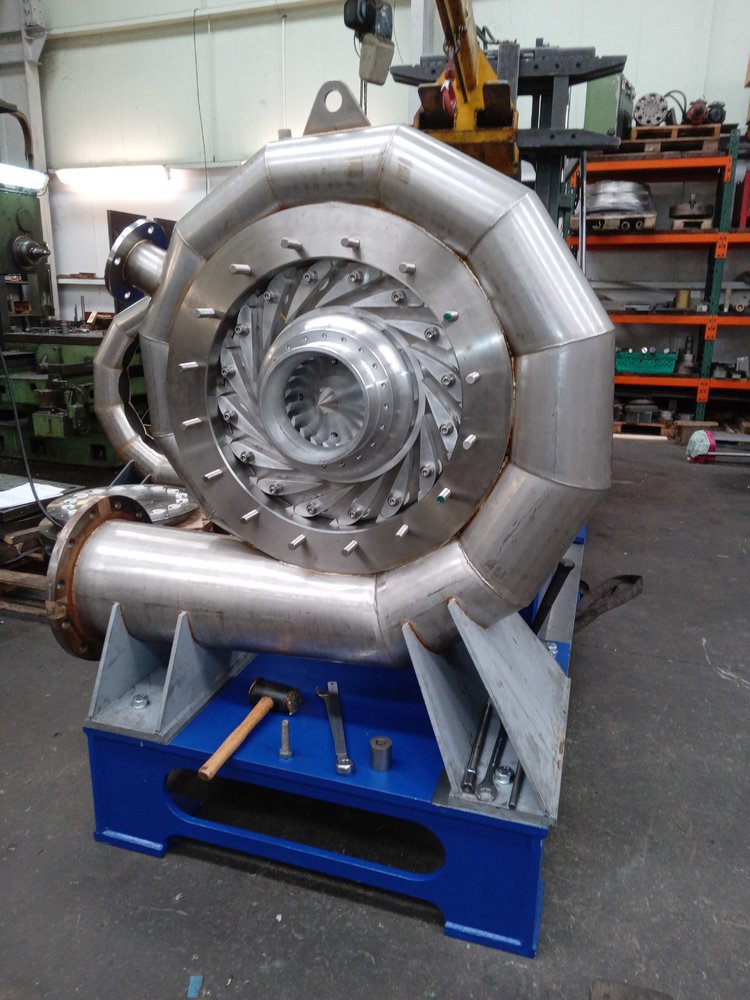 turbine end view with runner.jpg