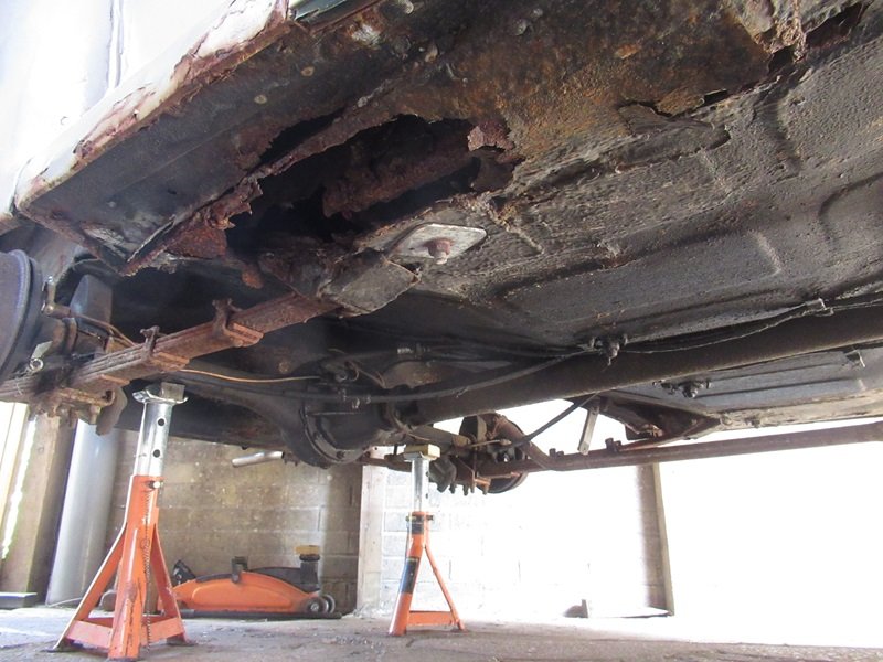 underside view showing hole.jpg
