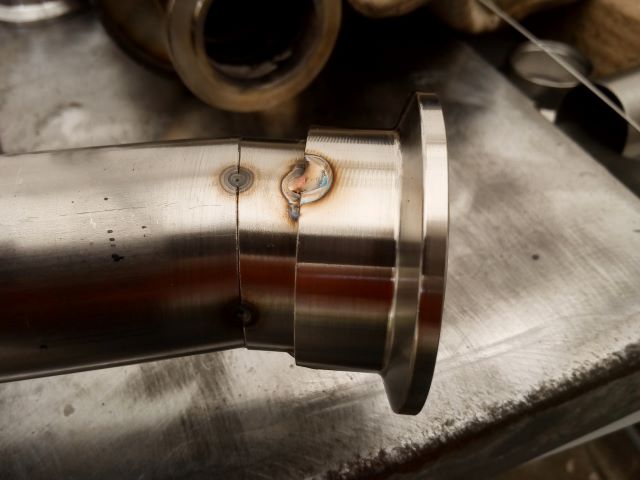 v-band-and-pie-cut-tacks-jpg.457490