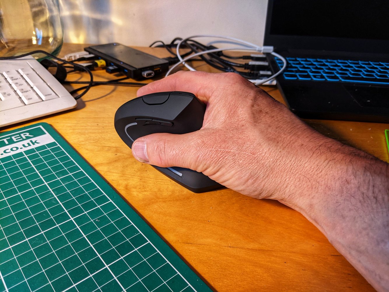 vertical mouse.jpg