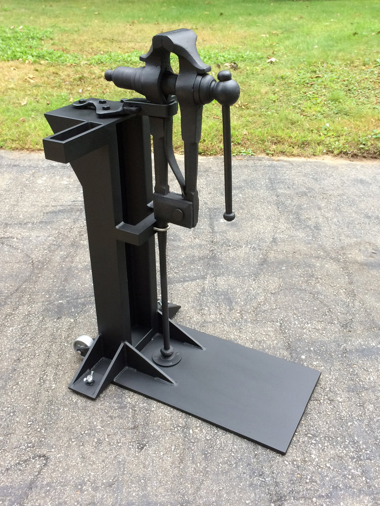 vise-stand-with-vise-1.jpg