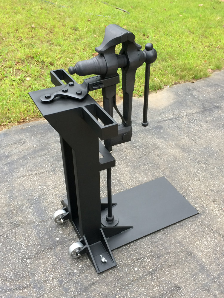 vise-stand-with-vise-2.jpg