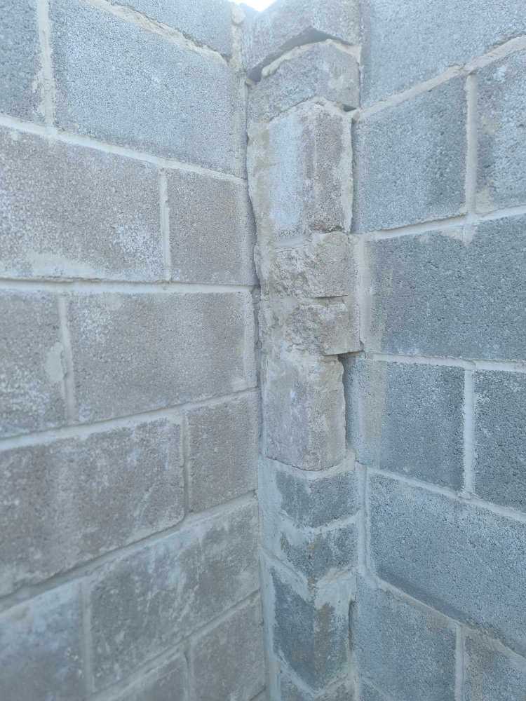 wall2.jpg