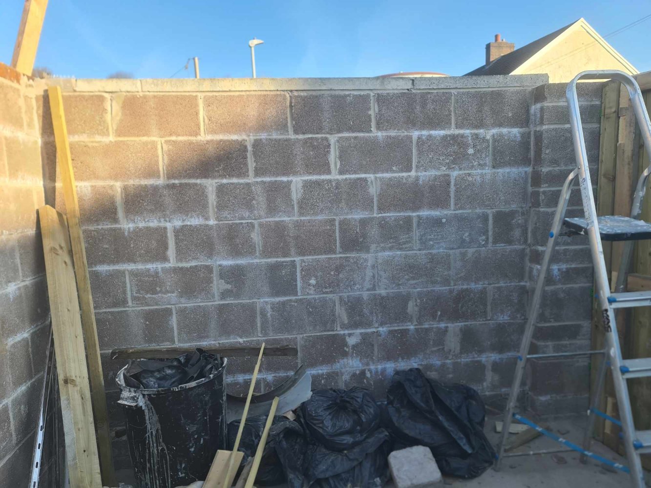 wall3.jpg