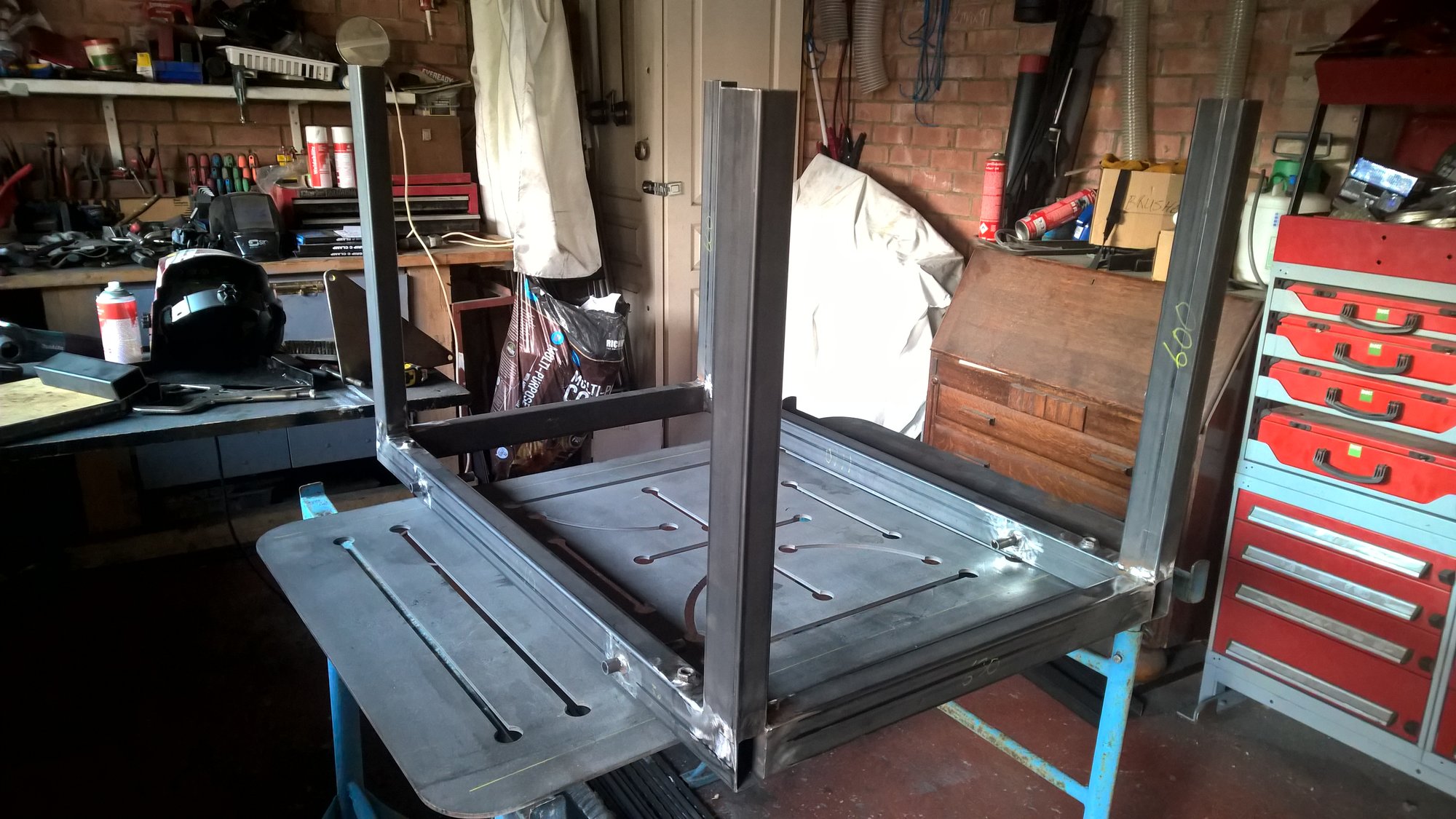 welding table stand.jpg