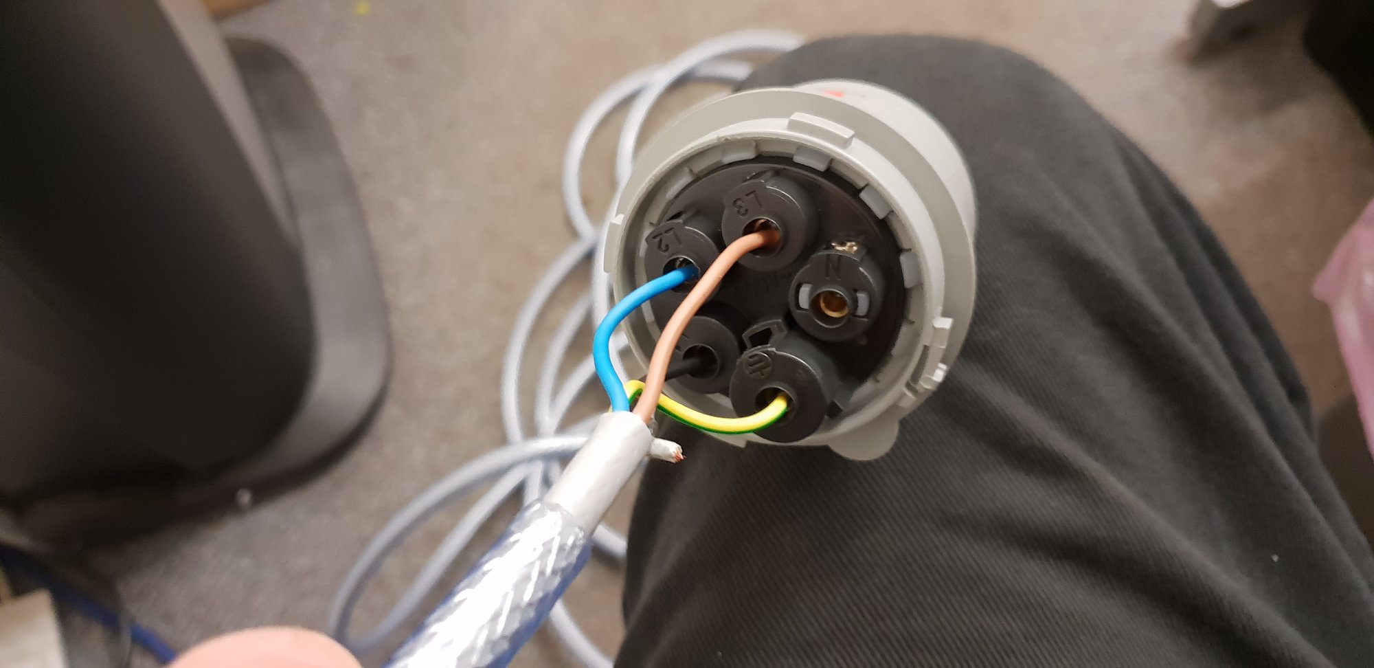 wire2.jpg