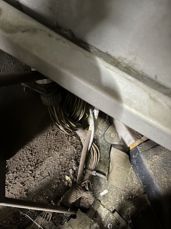 Wiring-Loom-Behind-Cover.jpg