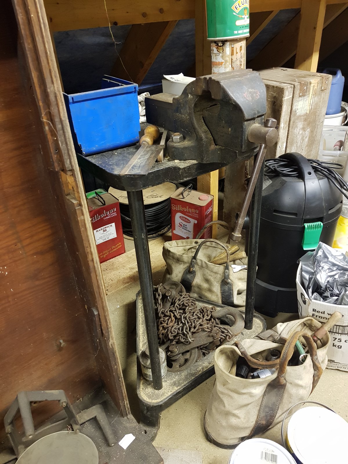 Woden vice stand.jpg