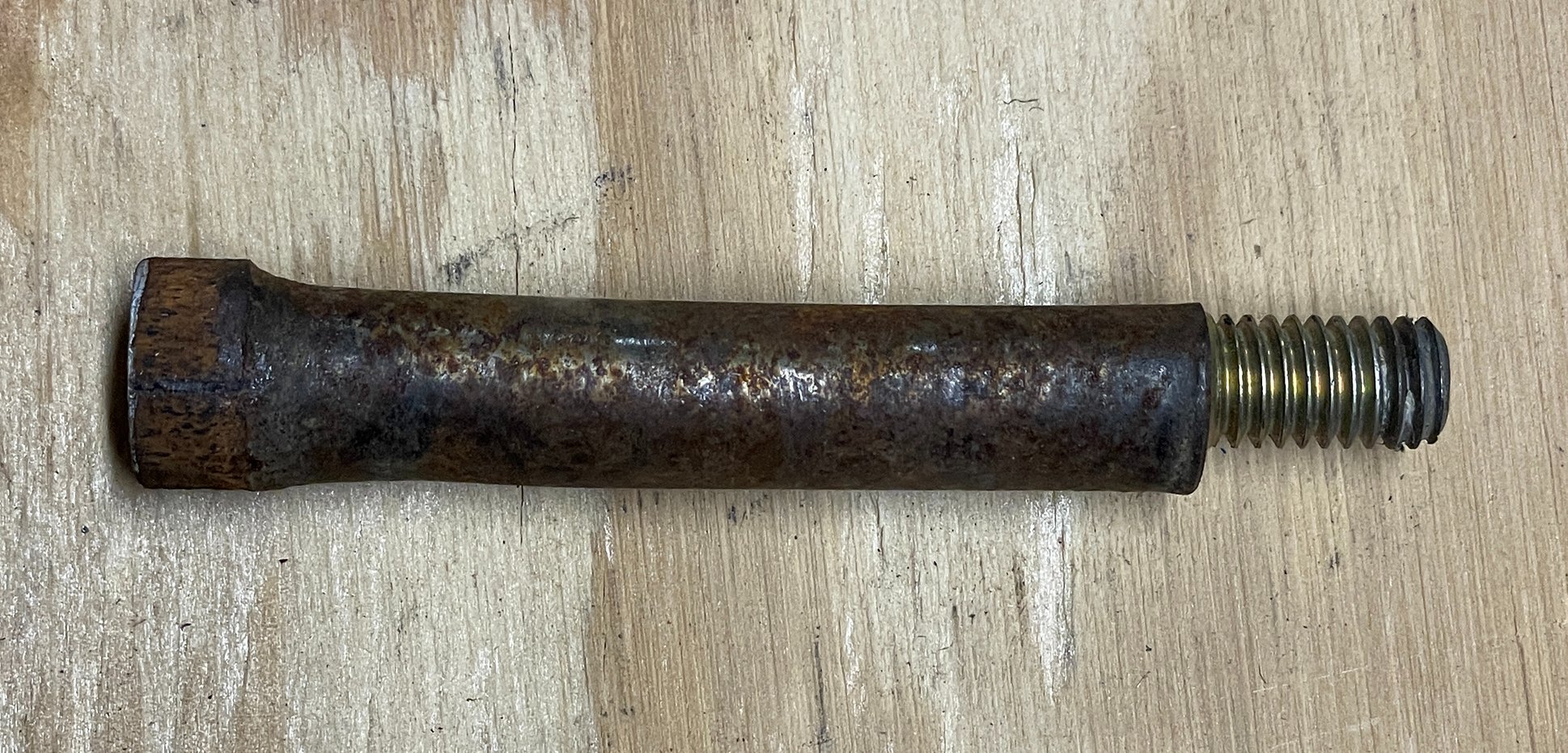 worn-out-anti-scalp-wheel-axle.jpg