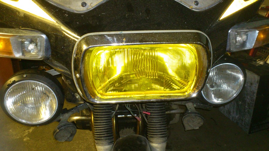 yellow headlamp 01.jpg