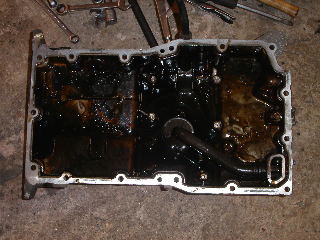 Zafira 4 sump before clean.JPG