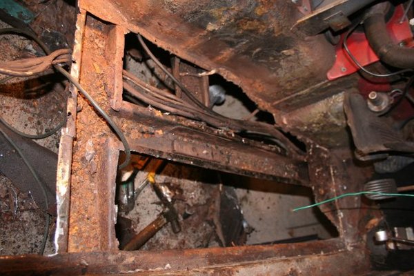 rusty chassis.jpg