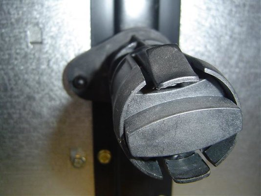 reel locking unit with locating peg at the back.jpg
