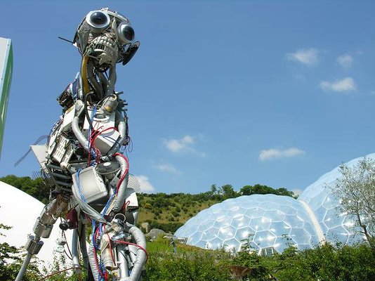 weee-man3-b-scn1709.jpg