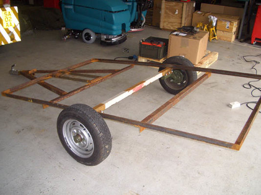 Chassis with wheels fitted small.jpg