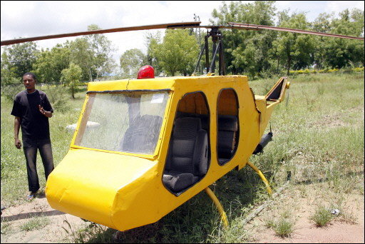 mubarak-muhammad-abdullahihelicopter.jpg