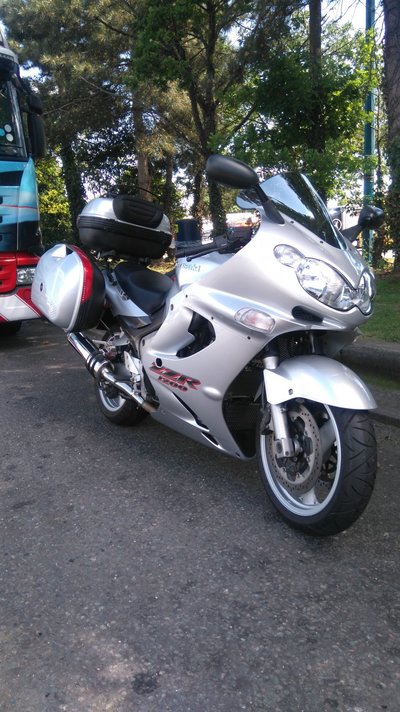 zzr1.JPG