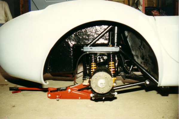 Cobra Build Body On IRS.JPG