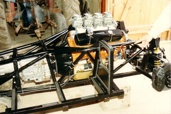 Cobra Build Chassis osf.JPG