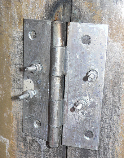 stove hinge.jpg