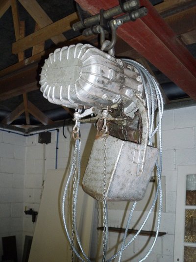 Hoist 1.jpg
