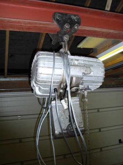 Hoist 2.jpg