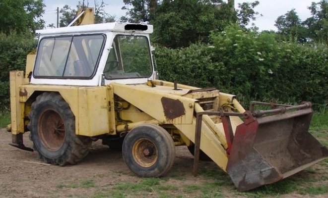 jcb3cwithforks.jpg