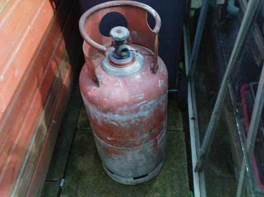 gas bottle.jpg