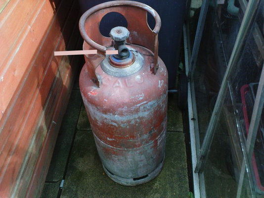 gas bottle.jpg