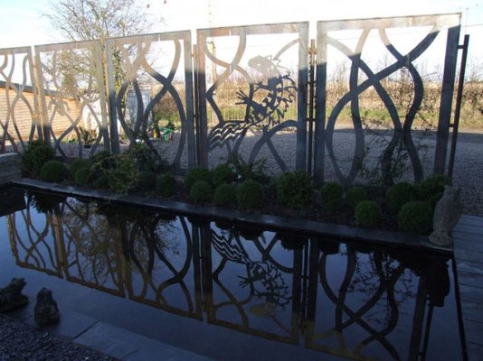 screensmallpic.jpg screensmallpic.jpg