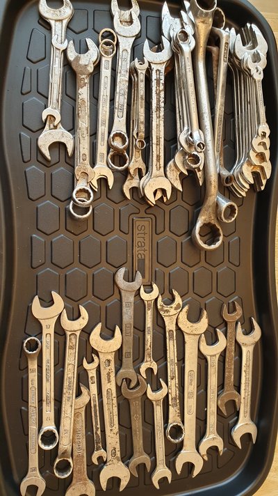 assorted spanners.jpg