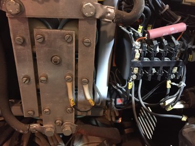 capacitors.jpg capacitors.jpg