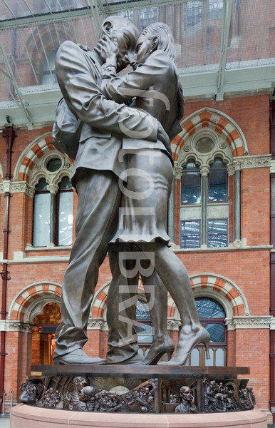 770219-the-meeting-place-statue-st-pancras.jpg