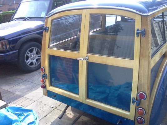 130 rear doors fittig properly.jpg