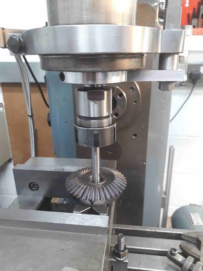 Spindle lock.jpg