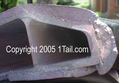 abroken_suzuki_gsxr_1000_frame_1.jpg