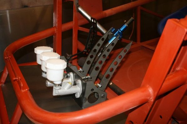 blitz steering and pedals 005 (Medium).jpg