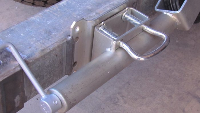 3. 8 inch  Jockey wheel added to front of drawbar IMG_0541.jpg